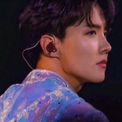 Under the flower petals raining down I run so lost in this maze | fan account | BTS SY 02.06.19 | The Rose D2D 15.03.24 & OUAWRLD 23.06.25 moonwalker, army
