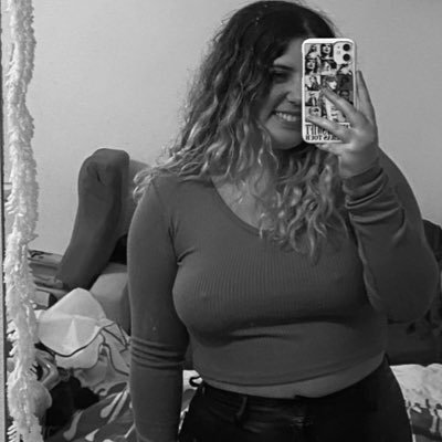 beatrigzz's profile picture. main character energy