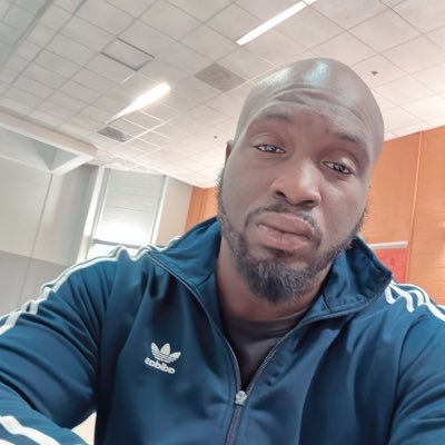 Talkumm_e's profile picture. 