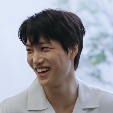 eril_zeinab's profile picture. ~ EXOL OT9~

fan account