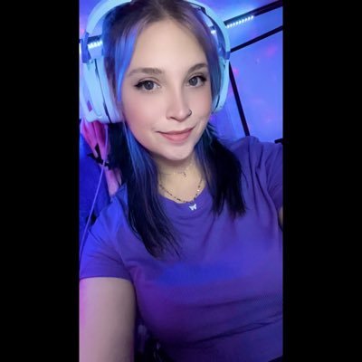 Level 31 | I play video games & stream sometimes 👾 | 💗 @rabidsav 💗