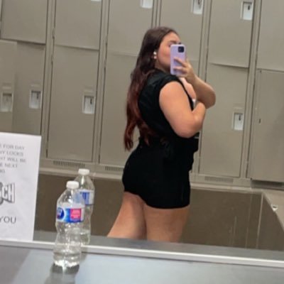 22 | Brock University Kinesiology | Artist :) yes I draw | I like working out :D