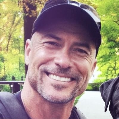 ZzPolski's profile picture. Staszek PIĄTKA, Tomek DYCHA, a DWADZIEŚCIA dla Giertycha 🎶🎶🎶  Sławek DYCHA, Żurek KROCIE, dla Donalda DOŻYWOCIE 🎶🎶🎶