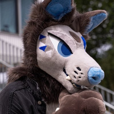 ellusive dogboy hacker — 27 — @vilko_art — @vilksuit — https://t.co/se4pyZMOSN — let's all move to bluesky - it's less addictive and more healthy