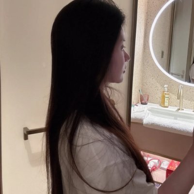 adeliasariiiii's profile picture. As long as you work hard, everything will change in the direction you want.💦