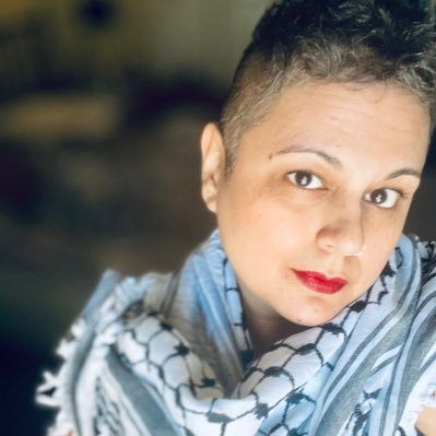 SAG-AFTRA vocalist and Voiceover talent. Classically trained, but I sing just about everything. Henna artist. Mom. #blacklivesmatter #freepalestine