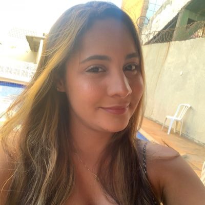 Sorrindo enquanto ainda respiro, vivendo enquanto ainda tenho tempo