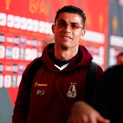 Corazón vinotinto, sangre de oro. 🟤🟡
Y si vivo 100 años, 100 años maldigo a Cataño.