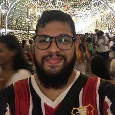 Apenas um doutor da felicidade, mestre pokémon, alucinado por música, ex-programador de jogos e torcedor do Mais Querido tricolor do Arruda ⚫️⚪️🔴