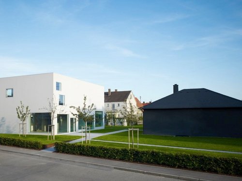 walthercollect's profile picture. The Walther Collection is dedicated to researching, collecting, exhibiting, and publishing photography and video art.