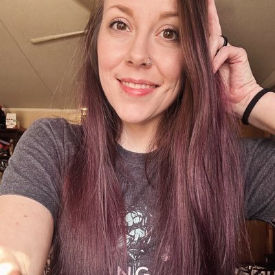 lacey_nae's profile picture. 34. momma. gardener. wild woman. book dragon. yogi. fox obsessed. 🦊🌻