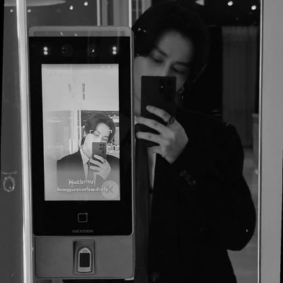 ❍ ──── · · ·
❛❛「 𝑰 𝒂𝒎 𝒚𝒐𝒖𝒓 𝒎𝒐𝒐𝒏𝒍𝒊𝒈𝒉𝒕, 𝒚𝒐𝒖 𝒂𝒓𝒆 𝒎𝒚 𝒔𝒖𝒏𝒓𝒊𝒔𝒆 」 ❜❜
「 Bsᴜᴍʙᴏᴅʏ 」 「 Bᴜʙʙʟᴇ 」