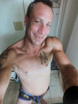 Born a Yankee living in the Lone Star now.  Single bi male looking to explore the sex world.  Sexually uninhibited and excited.  Check me out for things to come