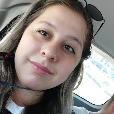 GabrielleL7528's profile picture.