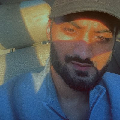 sajiddhussainn's profile picture. smoke and mirrors