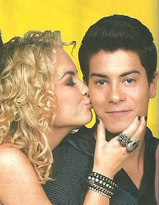 Louca e viciada na Atriz e Cantora @Lua_Blanco , (21/03/11) Dona: @Natalie_Favero Oficializado por: @lagrimaflor @Lua_Blanco @RafaelSardao @FlorianoPeixto