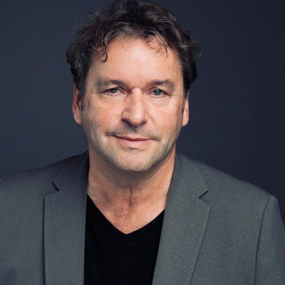 ROEVisualEurope's profile picture. 