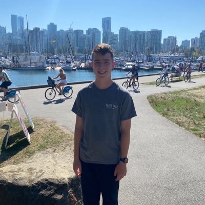 Vegas Native, Avgeek, 17 year old, Loyalty Program Fanatic, and Contributor to @bougiemiles.