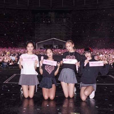 Blackpink is the revolution. OT4