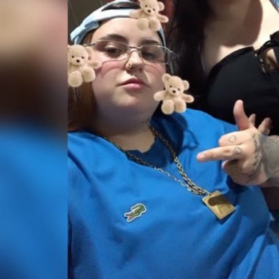 amandaarr22's profile picture. não confie nas pessoas, o diabo era um anjo e judas um amigo… ✍🏼