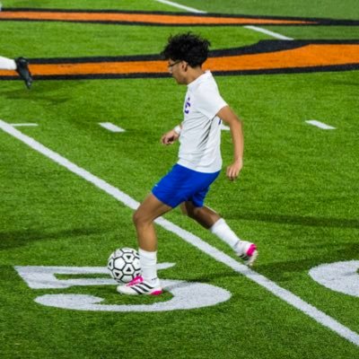 carlosespana_'s profile picture. 5’6, LW/CM/RW, 130lbs, Campbell County High School, TN https://t.co/v1b3p91UJa Email at: carlosespana016@gmail.com