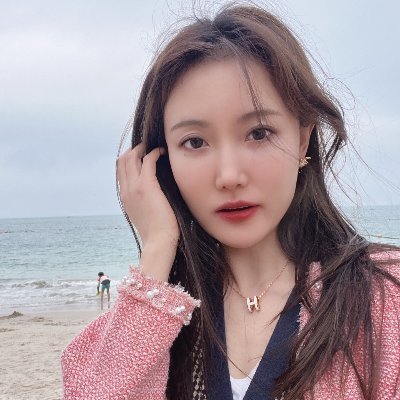 RochelleK68637's profile picture. 把自己流放到世界的某个角落里。