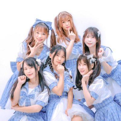 We are a kaigai J-pop idol group from Singapore! / 🩵@ee3v8ee 🧡@xhikariririn 💛@kaminyaaan ❤️@kominexd 🤍@mikikuma28 🩷@suzukisuzume