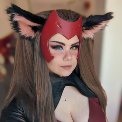 Ilireas's profile picture. She/Her 🌈
Cosplayer  
/
side account @ilyra8