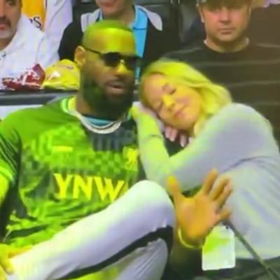 JuniorNzamuram1's profile picture. 