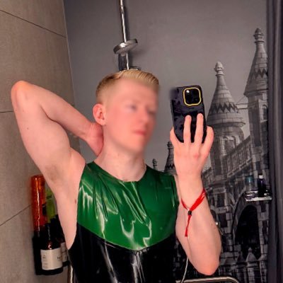switchy kinkster ⛓️ he/him 👨‍💻 expect NSFW 🔞 @twink_finn 👨🏻‍🤝‍👨🏼