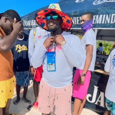 From da island 🌴 •🇧🇸 • Captain Andrew Jr👮 •saltlife🌊⚓ #SMB ~Long Live Butch🕊💙~CEO @FuelUpWSbahamas