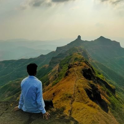 Frontend dev; diversified interests-tweets around tech, books, travel, life, memes, resources, my observations & learnings while exploring everything in between