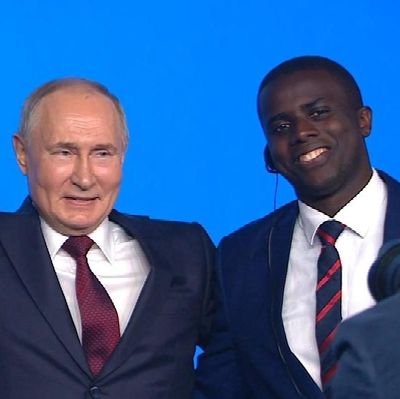 DavisAkampurira's profile picture. 