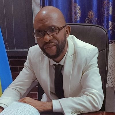 prophète Rémy flamme, visionnaire de l'Assemblée des vainqueurs sise sur l'avenue lubudi no78 commune de lemba ville de Kinshasa en RDC