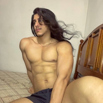 (NEW) FREE ONLYFANS! 💙20yo 😈 Vers 🍆🍑 from 🇧🇷