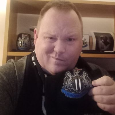 Huge Newcastle United Fan, Host of NUFC Insiders on YouTube. Proudly born in Newcastle, Now in Banbury. Big Manics, QOTSA, Radiohead fan