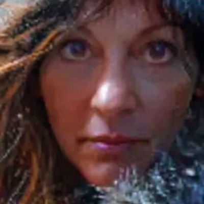 Dromer en ook realist. Info haal ik graag uit 1e hand en doe niet aan 'hear say' of (voor)oordeel. Ieder heeft zijn verhaal/ Inter-Cultureel Antropoloog.