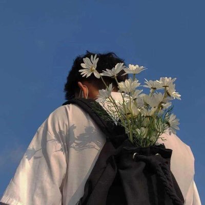 22岁，上海交大闵行校区附近。
