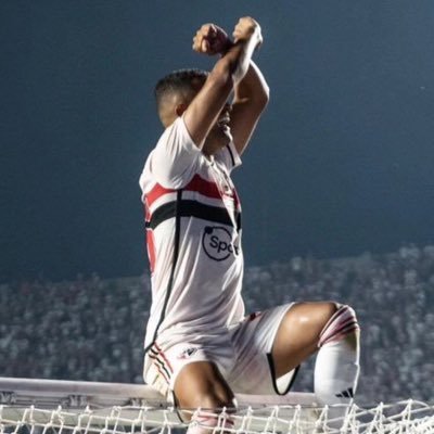 lipeoalves's profile picture. @saopaulofc | @fcbarcelona