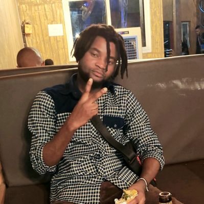 LuckyBBoy2's profile picture. moi je suis artiste producteur et plus je dans le monde des affaires....