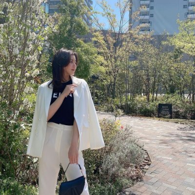 日本の食べ物や風景、文化がとても好きです。
今、日本語の勉強を始めました。
そして、近いうちに日本を訪れてみたいと思っています。
日本の友達ができたら、本当に嬉しいです。
もし私と何かを共有していただけたら、大変うれしく思います!