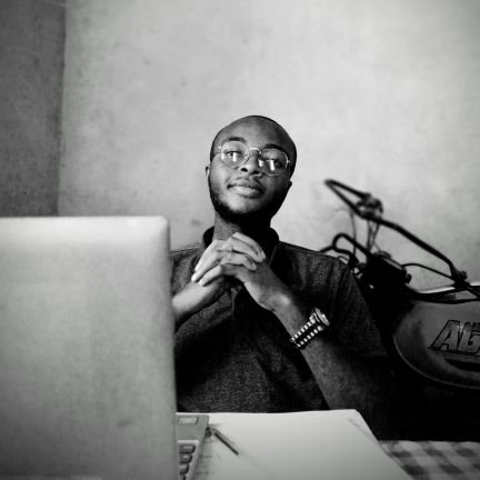 NasserAssani's profile picture. l'humain peut faire ce qu'il veut mais il ne peut vouloir ce qu'il veut 👷