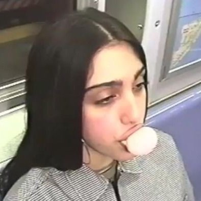 wickedstargirll's profile picture. who is she?