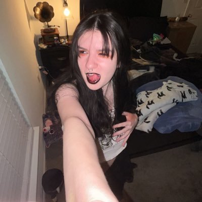 CDplayer57's profile picture. mama i swear i’ll be crazy again