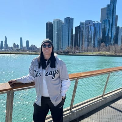 CoachFlo_23's profile picture. “Surround yourself with good people but also be an active participant “- Kara Lawson 🏀💛