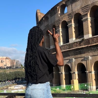 iitsabiigaiil's profile picture. chasing sunsets and quiet places