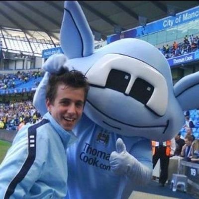 Football Addict. Sports Radio Show Producer & Presenter ▪ @iancheeseman's Forever Blue Vlog & Pod.

Pure Passion - Analytical Approach
🙏🏻: City 👕 - ⛪: M113FF