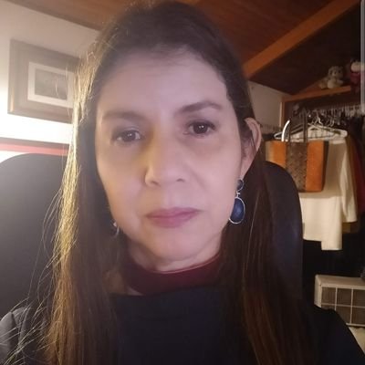 Socializadora, comunicadora e investigadora, aprendiz entusiasta del Social Media Marketing; intentando innovar, positiva y despistada. Cuenta Personal.