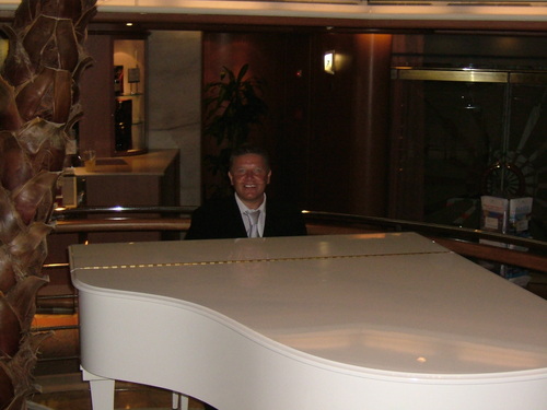 Chervonni's profile picture. Displaced person. Слава Україні