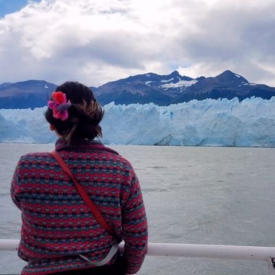 Lloviznae's profile picture. #EcologíaPolítica #Antifa "...es socialmente criatura, aunque subjetivamente se considere muy por encima de ellas" K. M. ☭ 💜💚